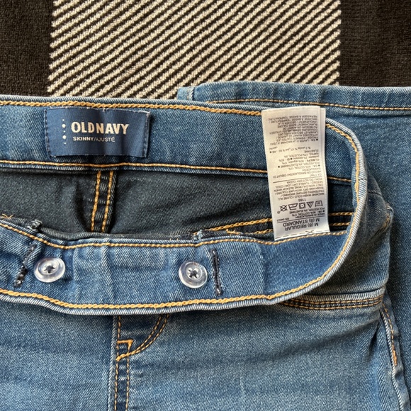 Old navy girls jeans - Picture 2 of 2